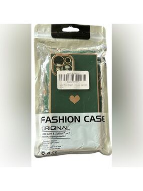 Amazon Green and Gold Heart Fashion Case for IPhone 14

NOT PRO MAX!